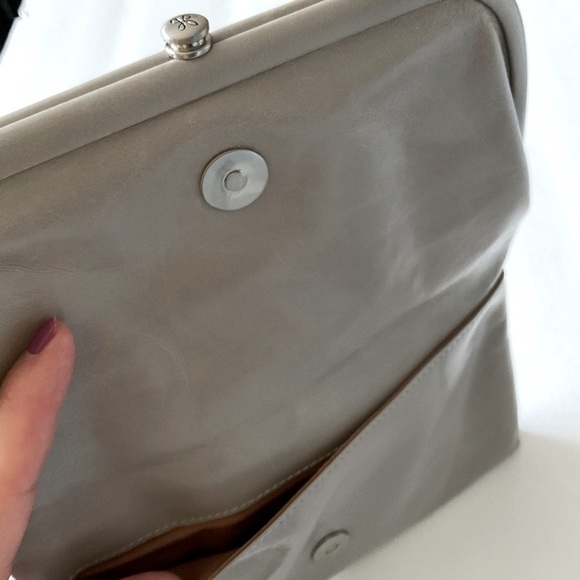 HOBO LAUREN LEATHER WRISTLET GRAY NWOT - Picture 7 of 13
